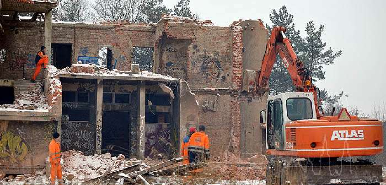 Wyburzają willę Posta