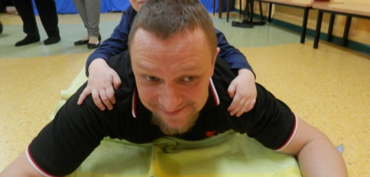 Kto silniejszy - tata czy synek?