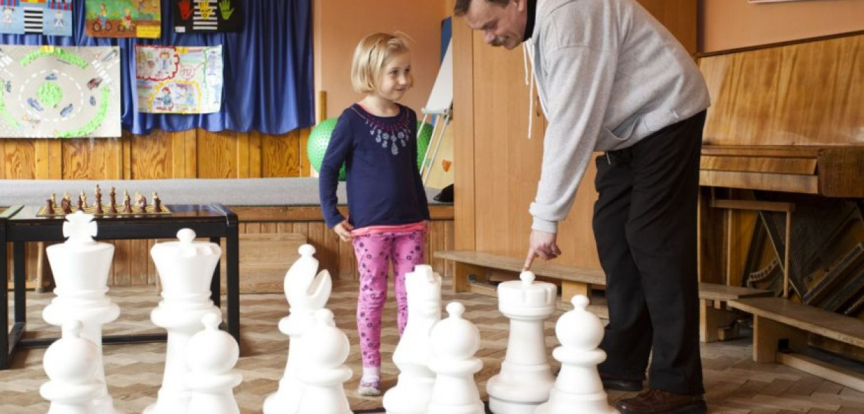 Jak nauczyć kilkulatki gry w szachy