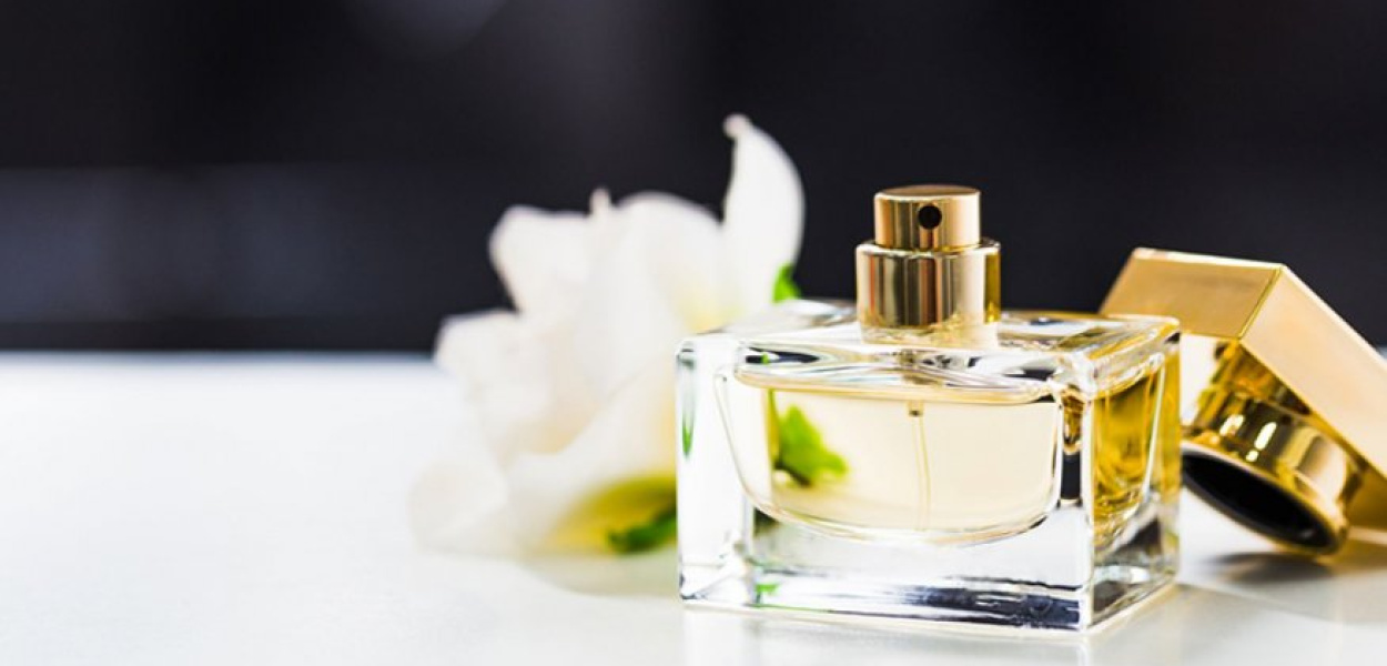 Tropikalne perfumy na lato