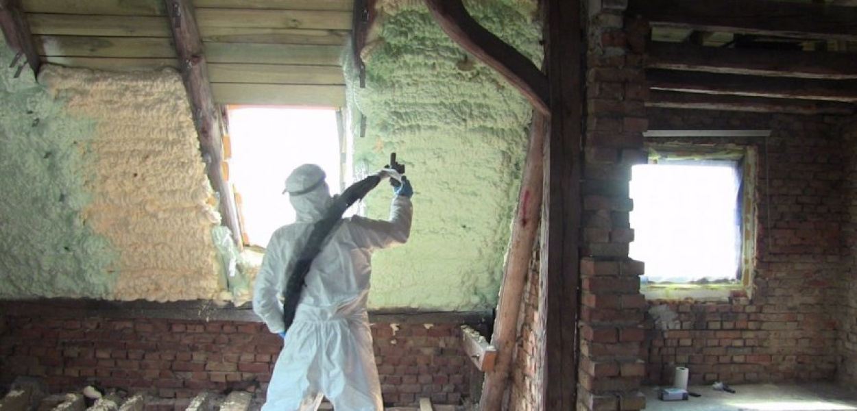 Czym jest izolacja natryskowa?