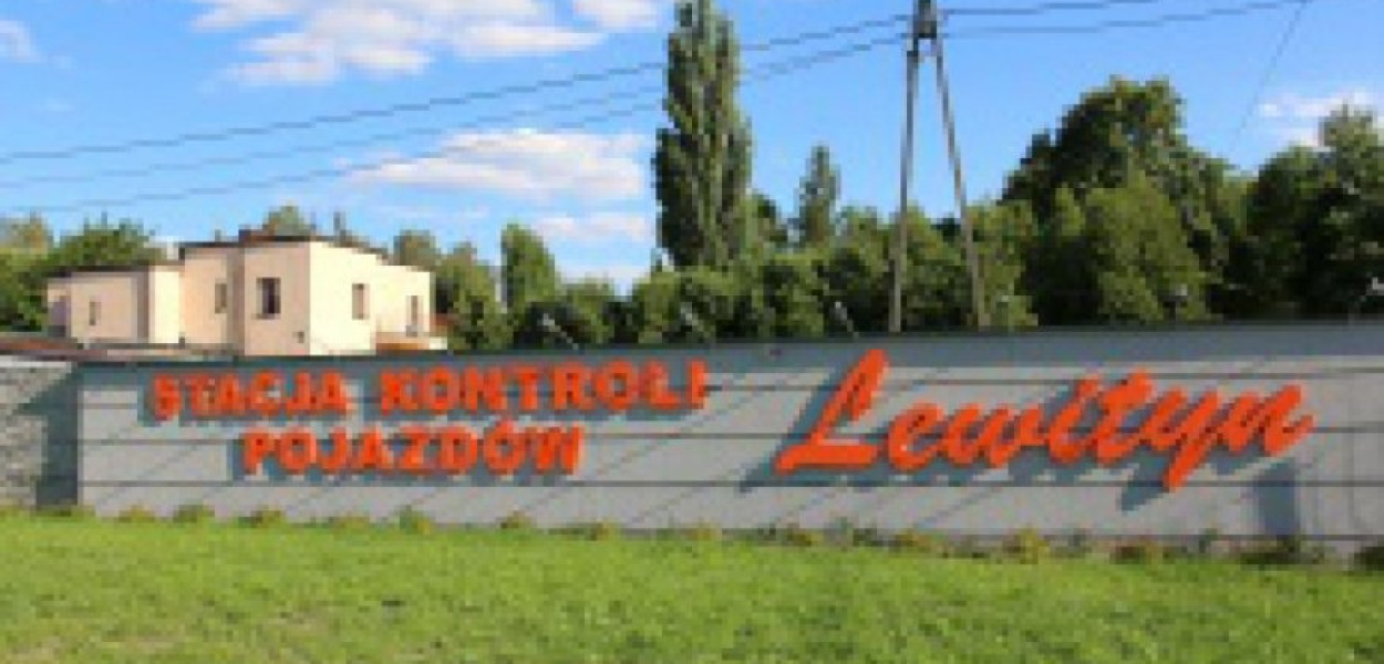 Przyjeżdża samochód na przegląd...