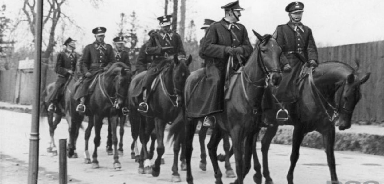  Gdy rabował zbój Mackiewicz. Łupem padała kiełbasa, salceson, zegarki,