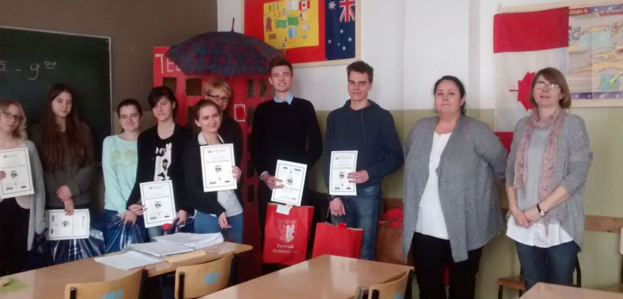 65 gimnazjalistów w "Raccoon - Szop Pracz"