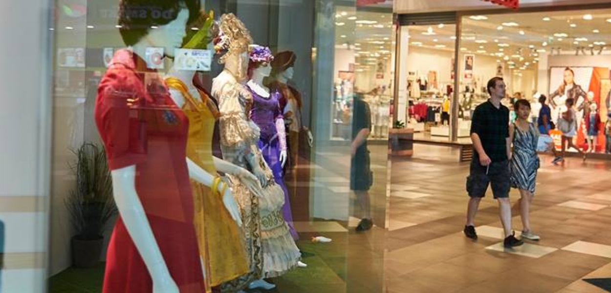 Od starożytności do XX wieku - jak zmieniały się stroje kobiece?