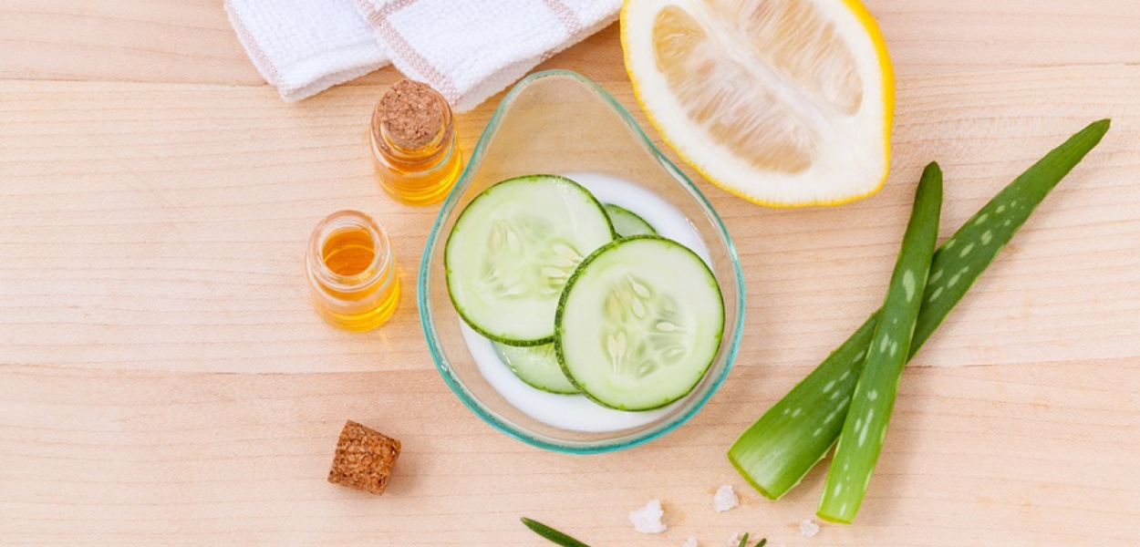 Jakie mają zalety i jak dobrać peelingi do twarzy