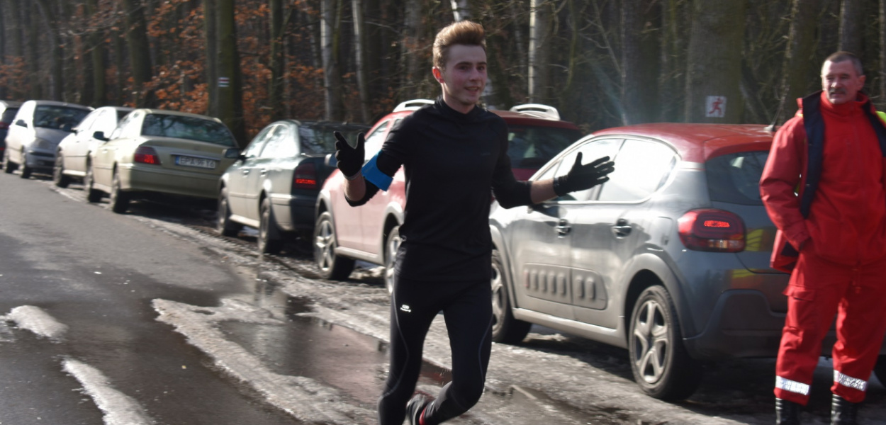  W niedzielę rano z parkingu w Lesie Karolewskim wystartował coroczny Bieg…