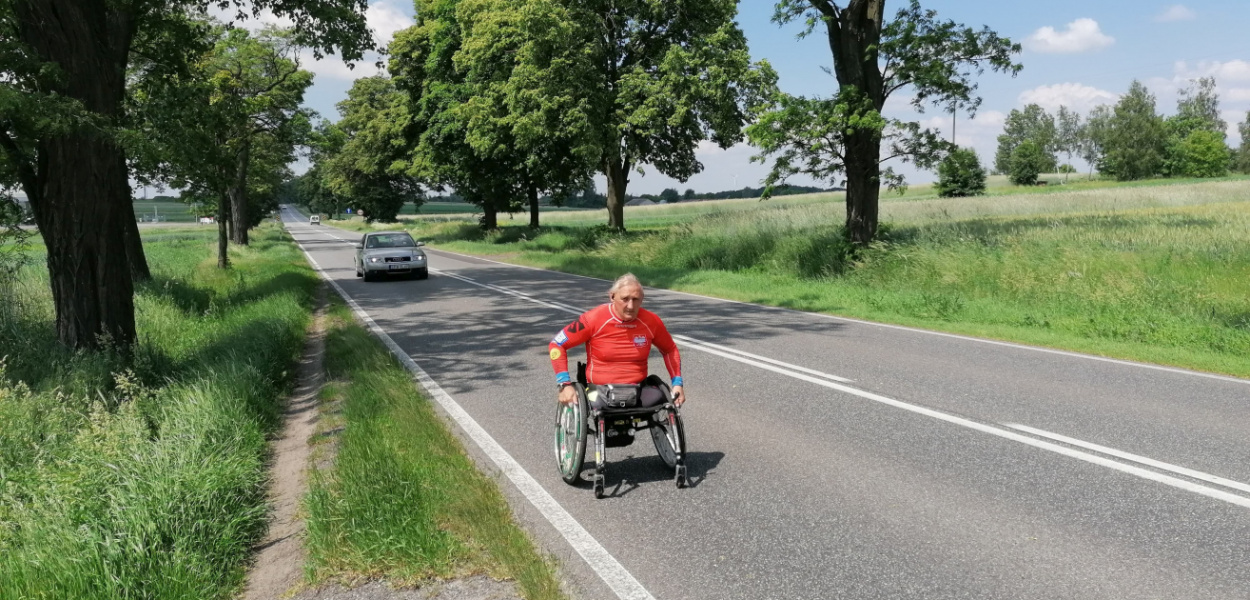W 30 godzin do Warszawy i z powrotem. I to na wózku inwalidzkim