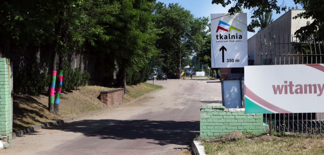 Z Grobelnej nie wjedziemy. Zaparkujemy obok przyszłej Castoramy