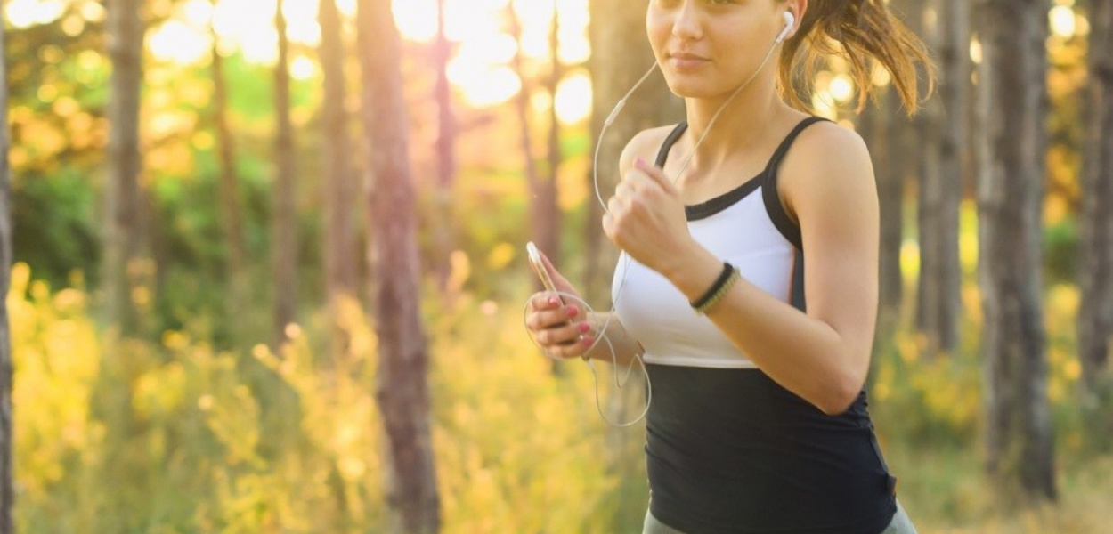 Jak wybrać słuchawki do biegania?