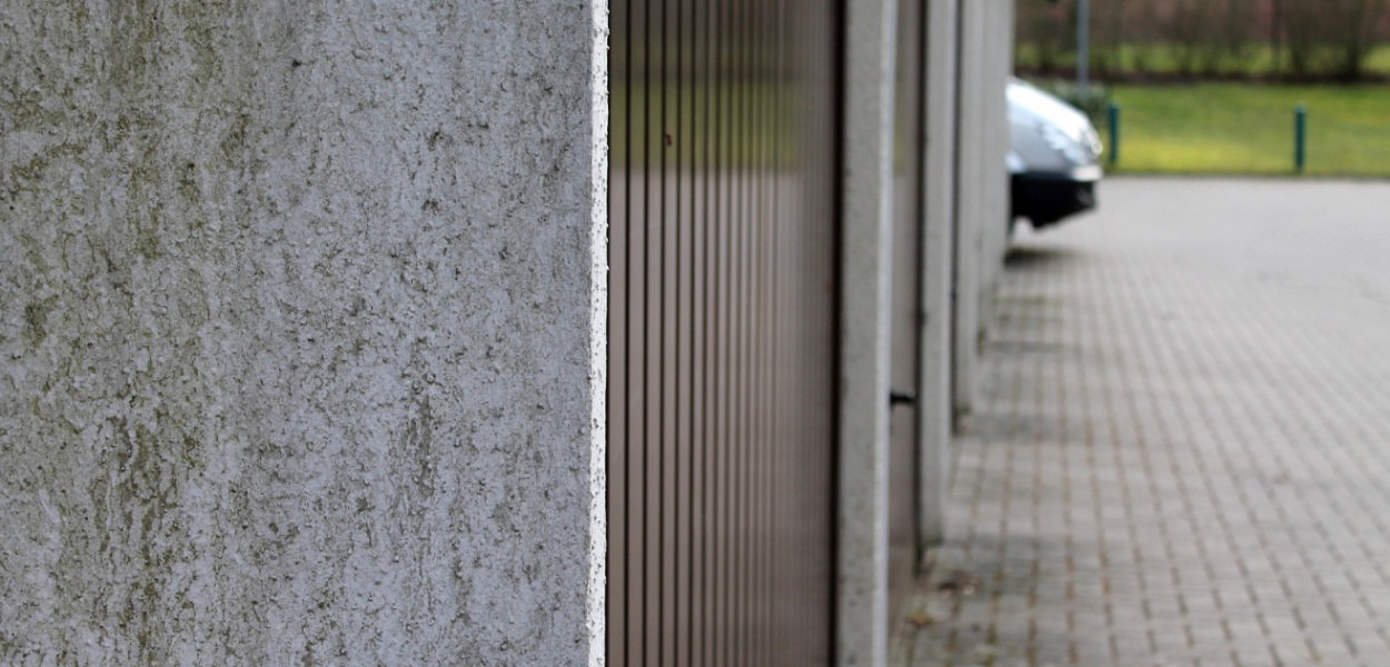 Koszty montażu bramy garażowej. Cena produktu to tylko początek