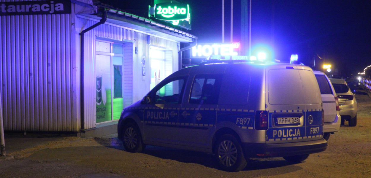  AKTUALIZACJA Napad z bronią w ręku na sklep. Sprawca miał na twarzy...