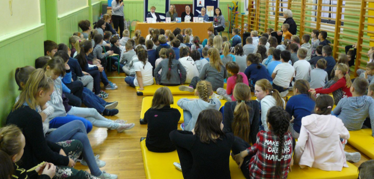  Zamieszanie z powrotem do szkół. Czy uczniowie zasiądą w ławkach…