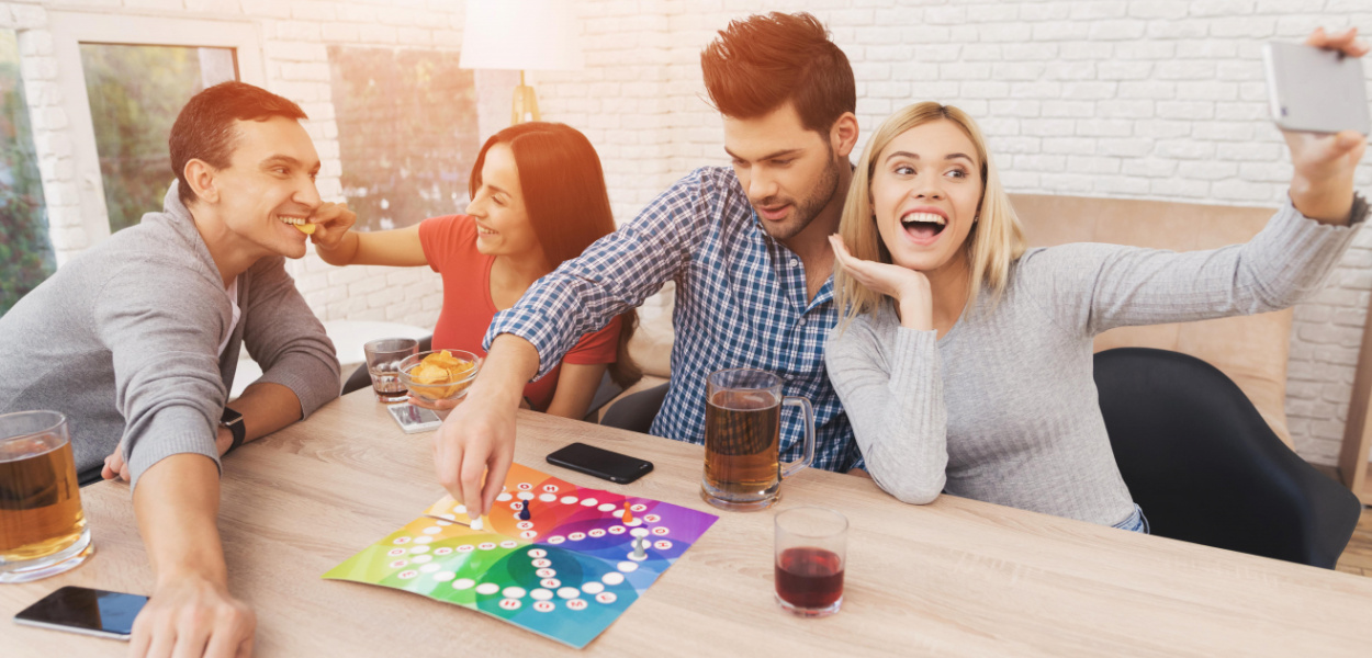 Zabawa i rywalizacja na zimowe wieczory. TOP 5 gier planszowych stycznia