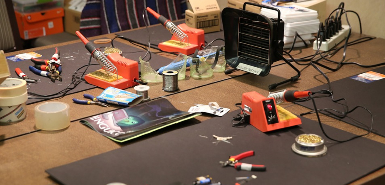 Mata antystatyczna, czyli kompleksowe zabezpieczenie stanowiska pracy