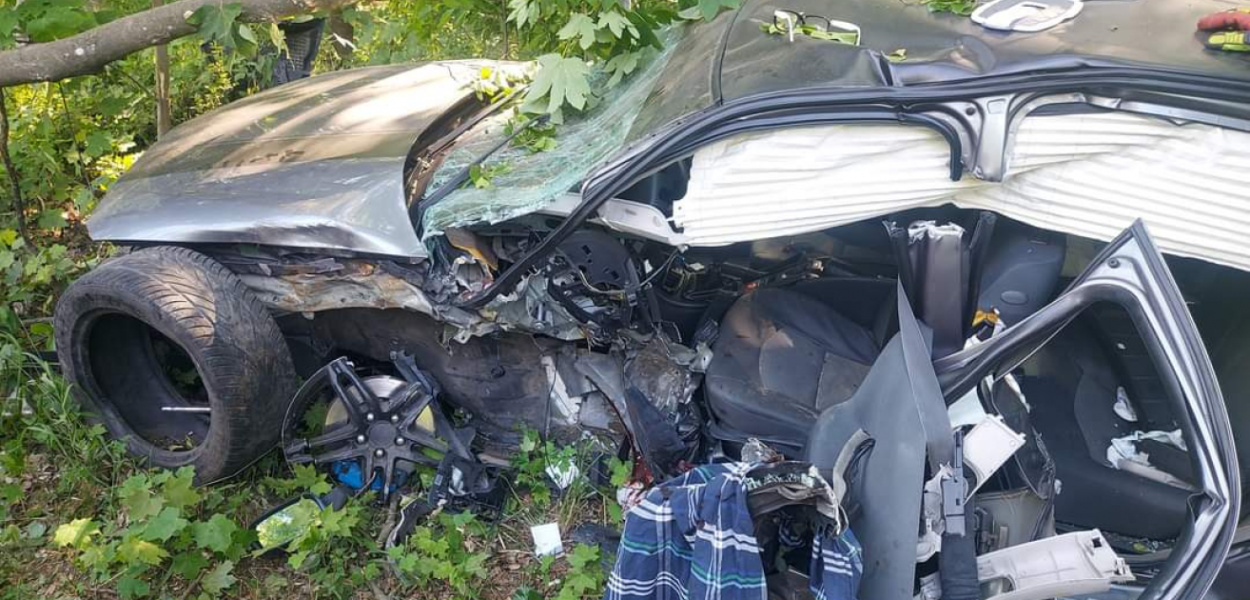  Nie żyje kierowca, który roztrzaskał się w Hucie Dłutowskiej. To aktor…