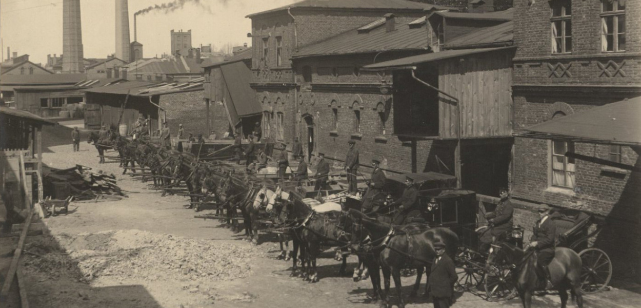 W stajniach pabianickich fabrykantów