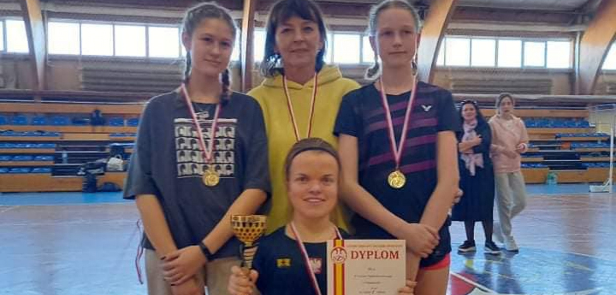  Mamy mistrzów województwa w badmintonie! Świetny występ pabianickich…