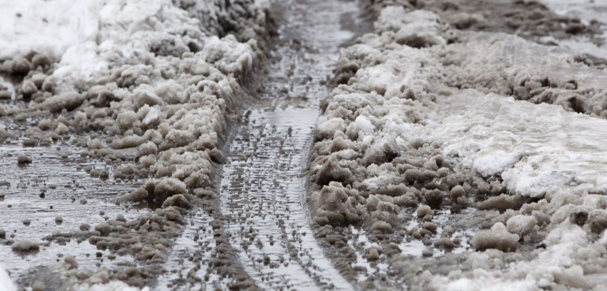 Chodniki skute lodem. Lepiej uważać!