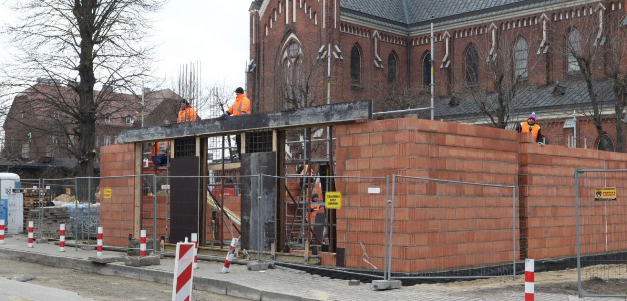 W centrum miasta powstaje nowy budynek. Co w nim będzie?