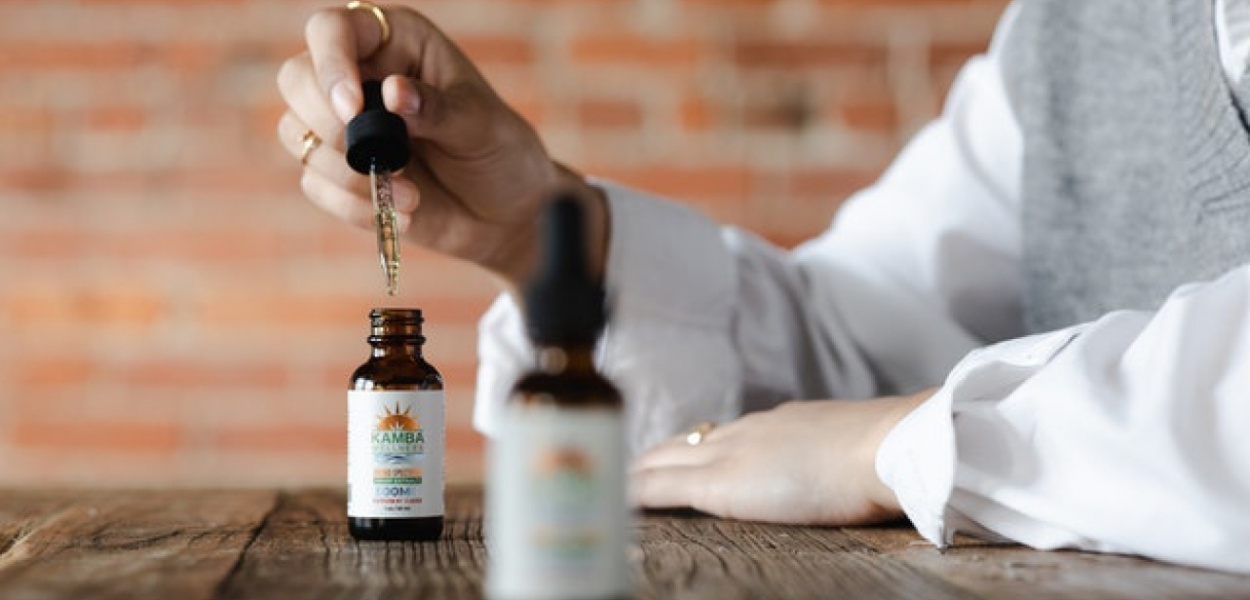 Olej CBD - dlaczego warto go kupić i jakie ma właściwości?