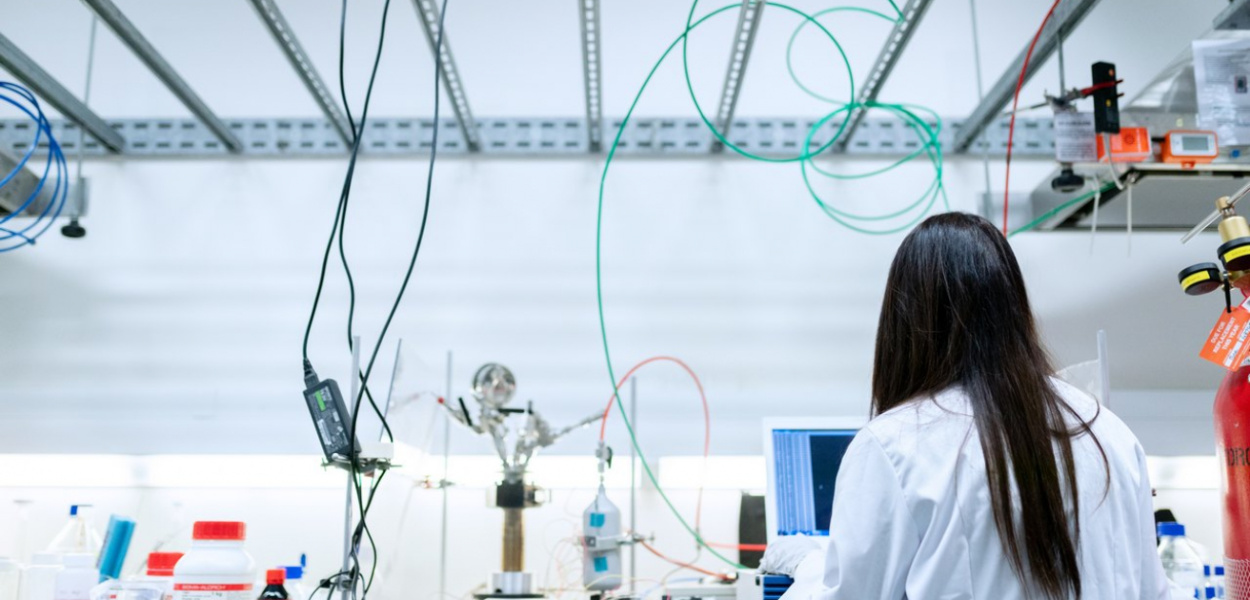 Do czego służy waga laboratoryjna?