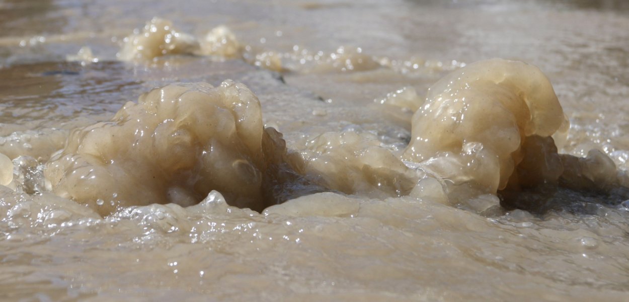  Pękła rura w szkole. W czterech zalanych pomieszczeniach woda sięgała…