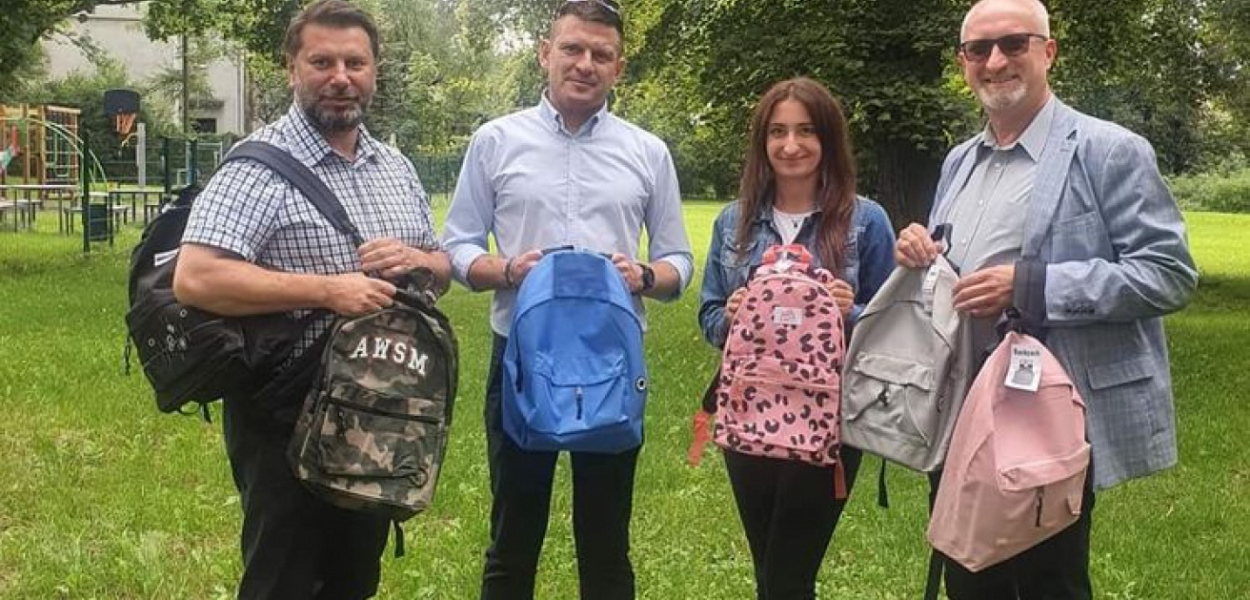  Wyprawki szkolne dla najbardziej potrzebujących dzieci z pabianickich…