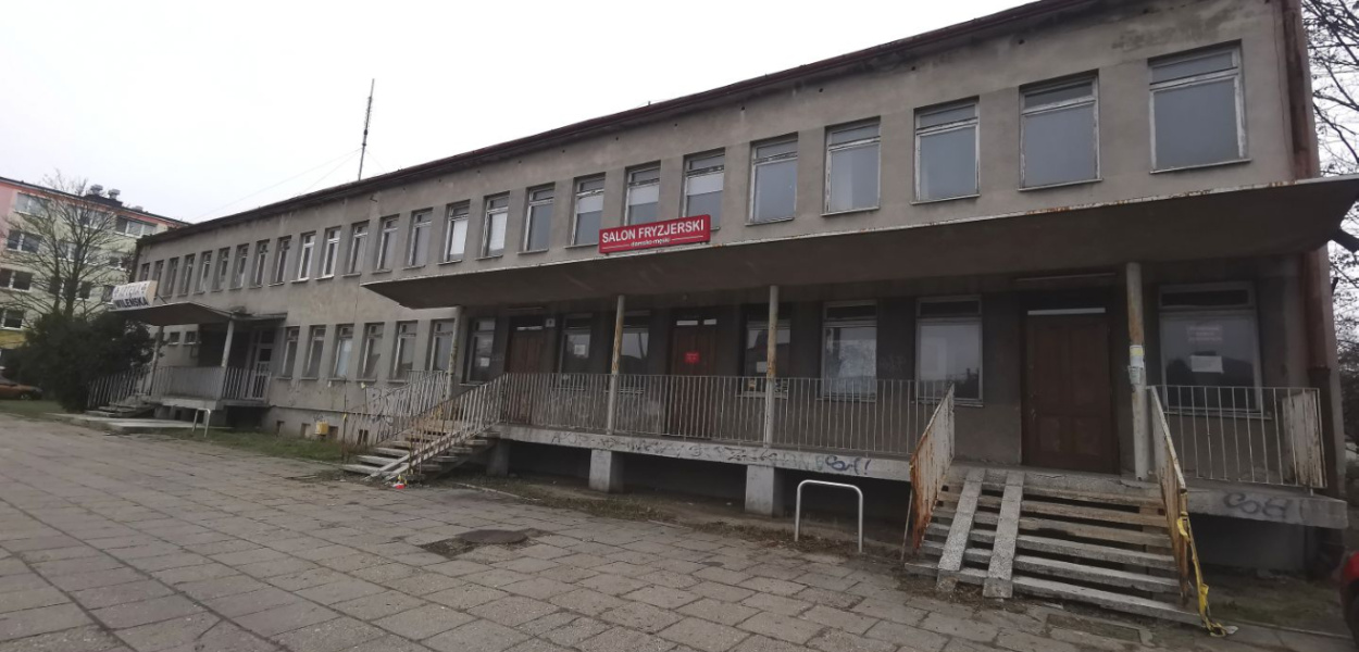 Ul. Wileńska: budynek dawnej przychodni rejonowej wystawiono na sprzedaż