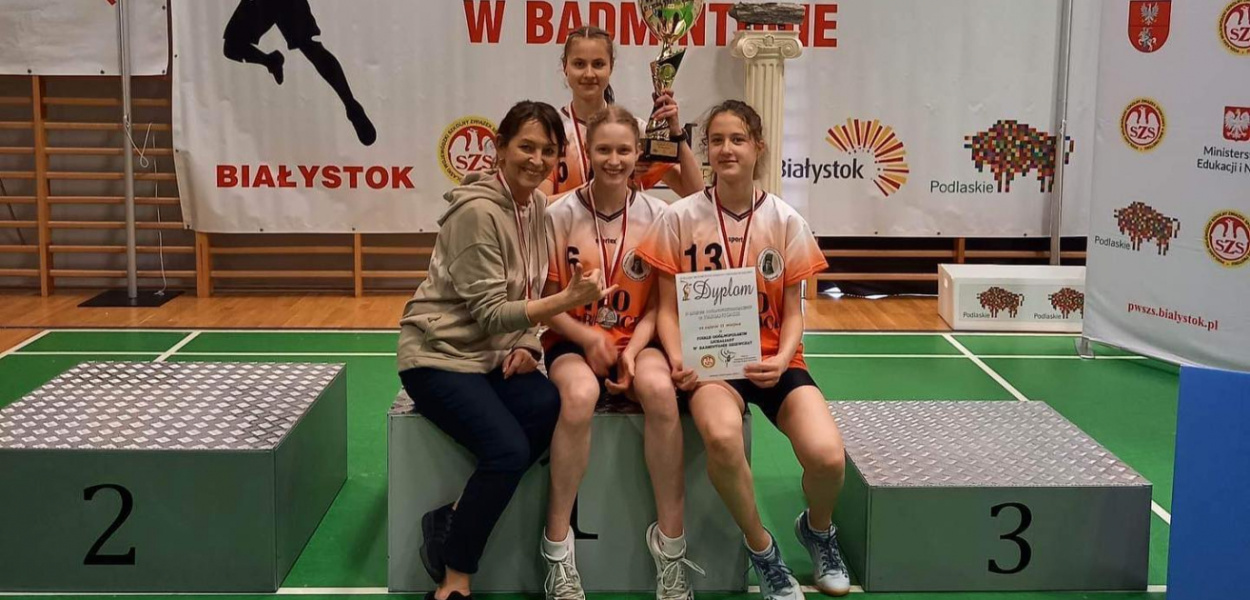 Uwaga, sukces! Uczennice II LO wicemistrzyniami Polski w badmintonie!