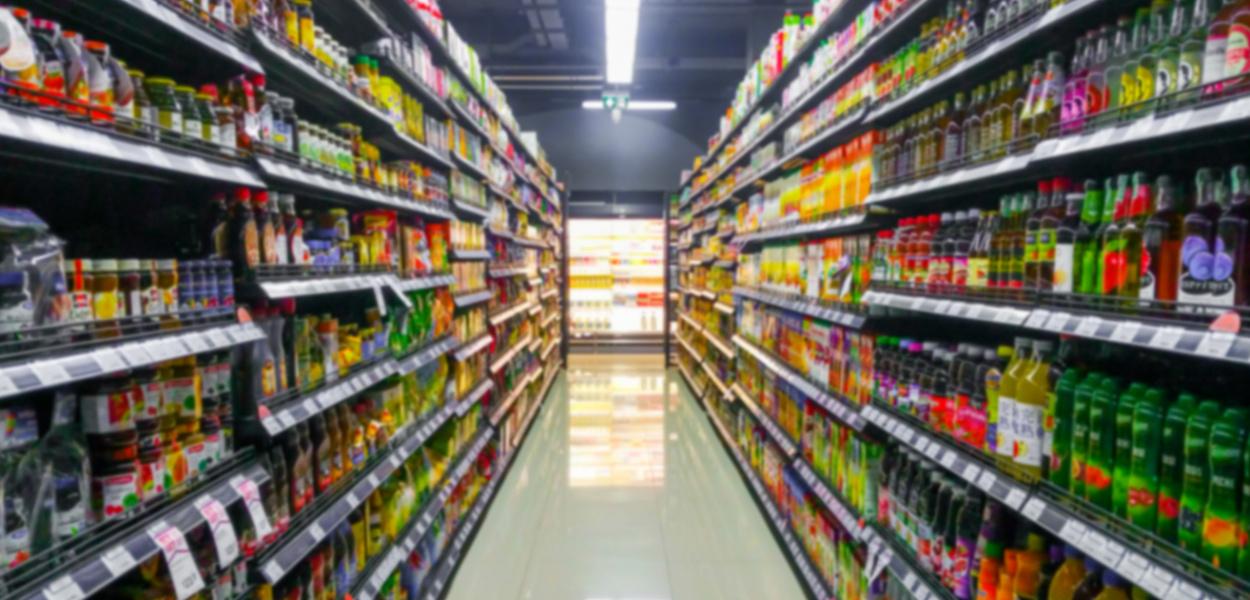 Czym powinny się wyróżniać wysokiej klasy regały sklepowe?