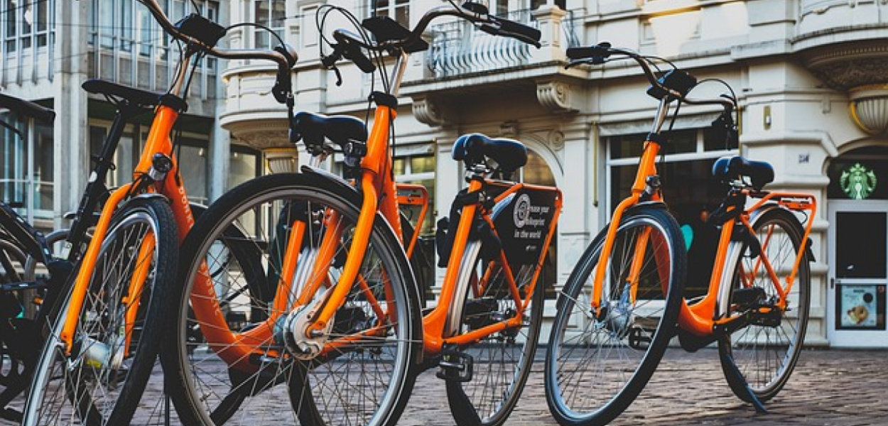  Porady dotyczące jazdy rowerem w mieście: jak poruszać się bezpiecznie…