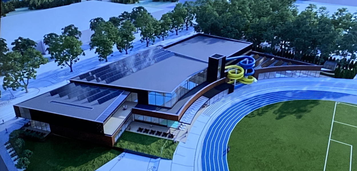  Architekt Mariusz Szczuraszek przedstawił koncepcję budowy nowej krytej…