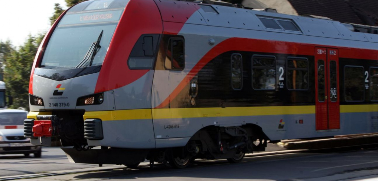 Uczniowie i studenci będą jeździć  za darmo w wakacje pociągami ŁKA