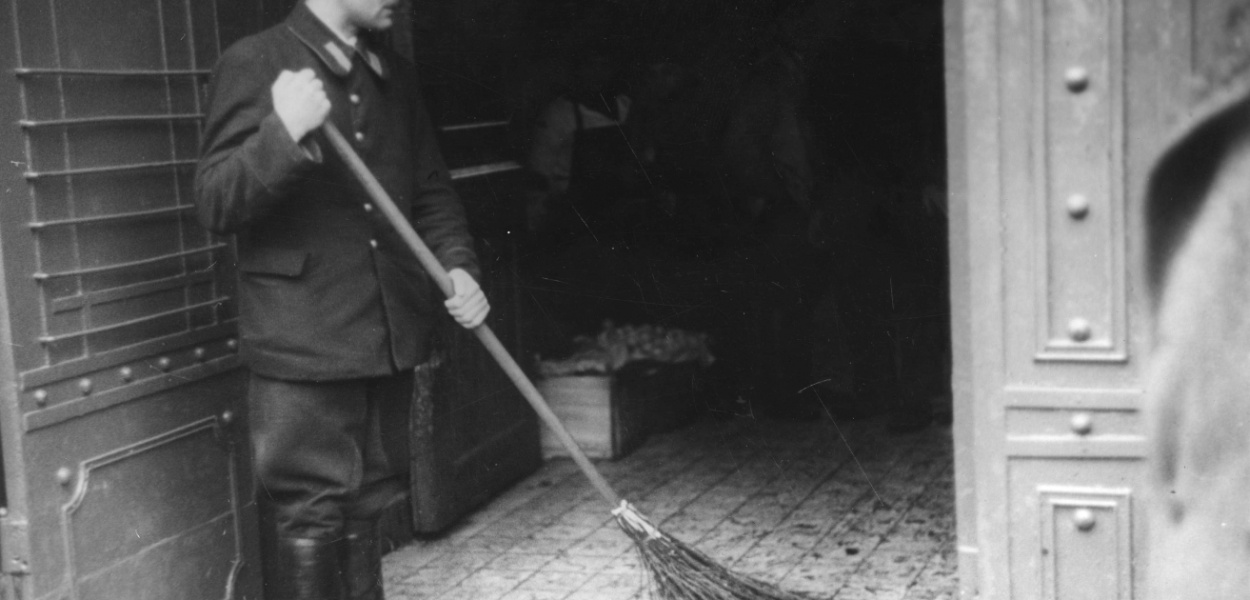 Ile kiedyś zarabiał dozorca, a ile dyrektor