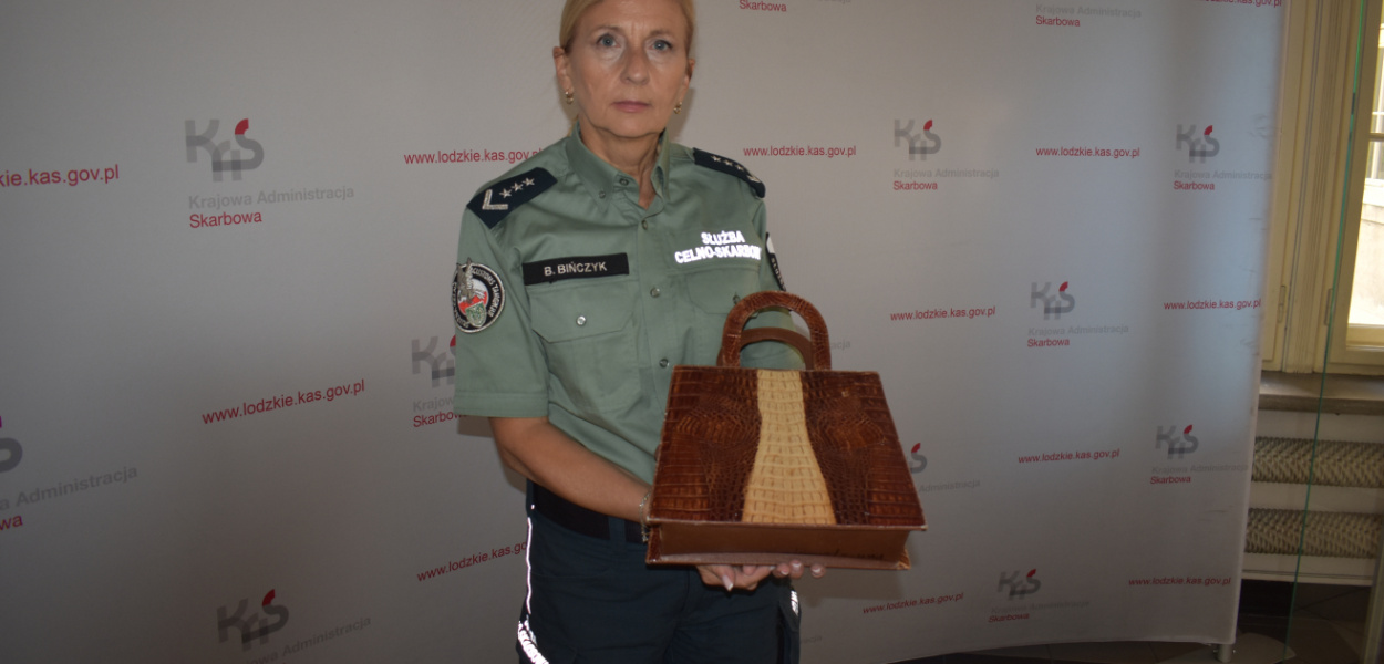  Niewinna pamiątka z wakacji, muszelka czy kolorowe piórko mogą…