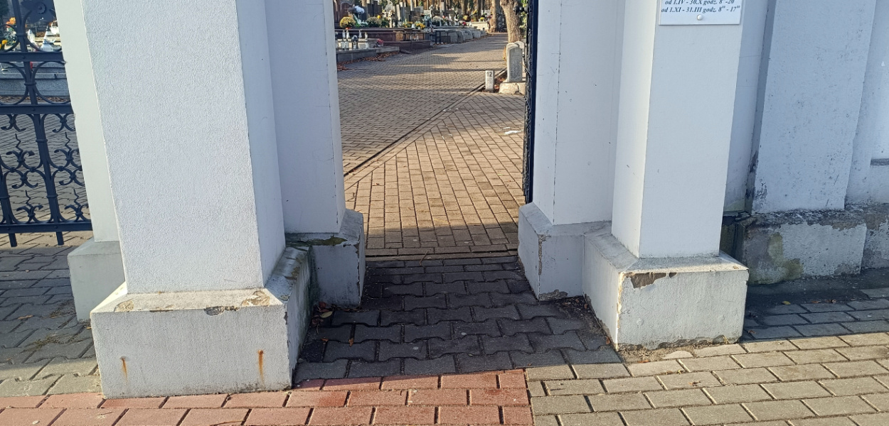 Wyboista droga na cmentarz. Niepełnosprawny pabianiczanin protestuje