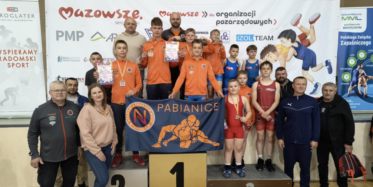 Zapaśnicy Nelsona Pabianice wywalczyli pięć medali w zawodach w Radomiu