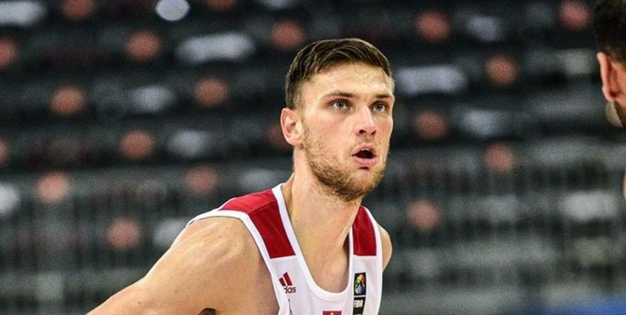 Michał Michalak, wychowanek PKK 99 Pabianice zagrał w EuroBaskecie 2025.