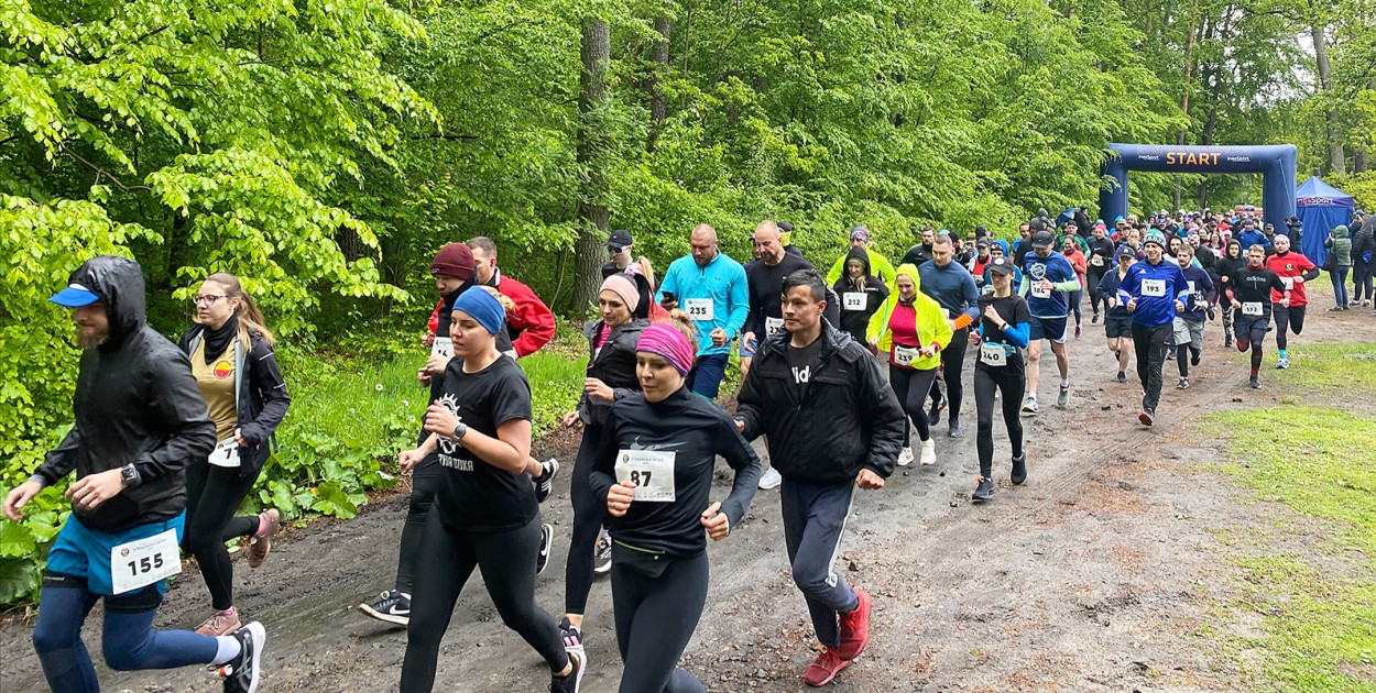 Do biegu głównego na 5 km przez las rydzyńskie zapisało się 245 zawodników.
