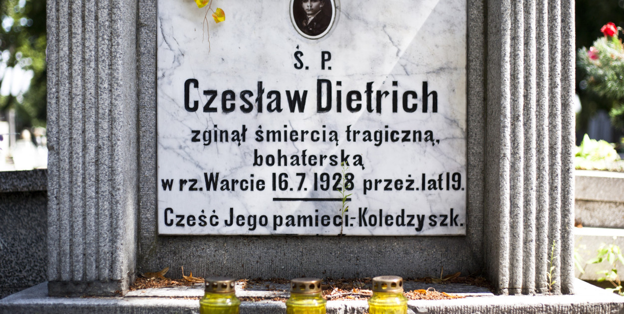 Nagrobek Czesia Dietricha na pabianickim cmentarzu