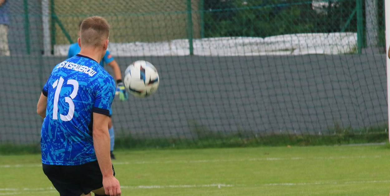 GKS Ksawerów wygrał z Bzurą Ozorków w pierwszym ligowym meczu.
