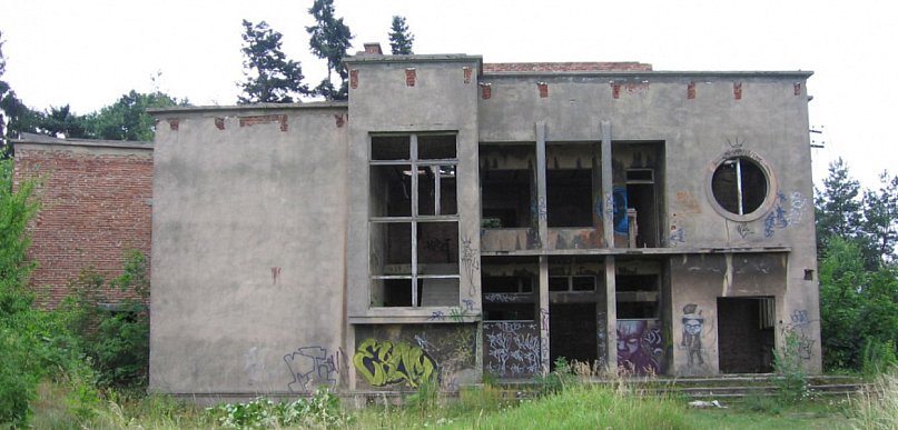 Okazały dom z okrągłym oknem przez lata był ozdobą ulicy Warszawskiej