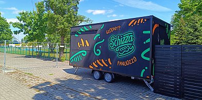 Na terenie MOSiR stanął food truck-62932