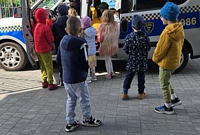 Pabianiccy strażnicy miejscy edukują najmłodszych  - 63140