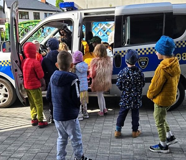 Pabianiccy strażnicy miejscy edukują najmłodszych  - 63140
