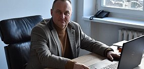 Radny do zwolnienia z pracy. Marszałek naciska