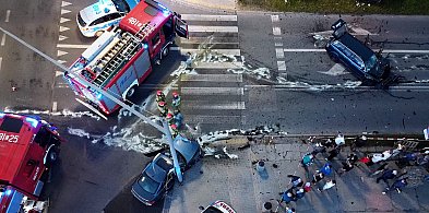 Wypadek na skrzyżowaniu ulic Grota-Roweckiego i Nawrockiego-63420