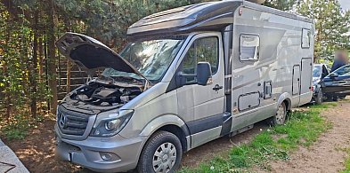 Policjanci zlikwidowali dziuplę samochodową-63421