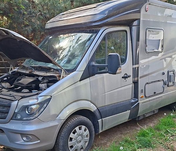 Policjanci zlikwidowali dziuplę samochodową-63421